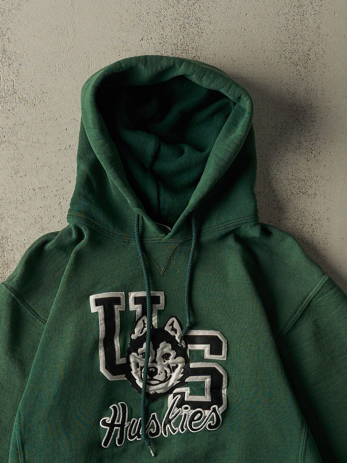 Vintage Y2K Green Russell Athletic US Huskies Embroidered Hoodie (XS/S)