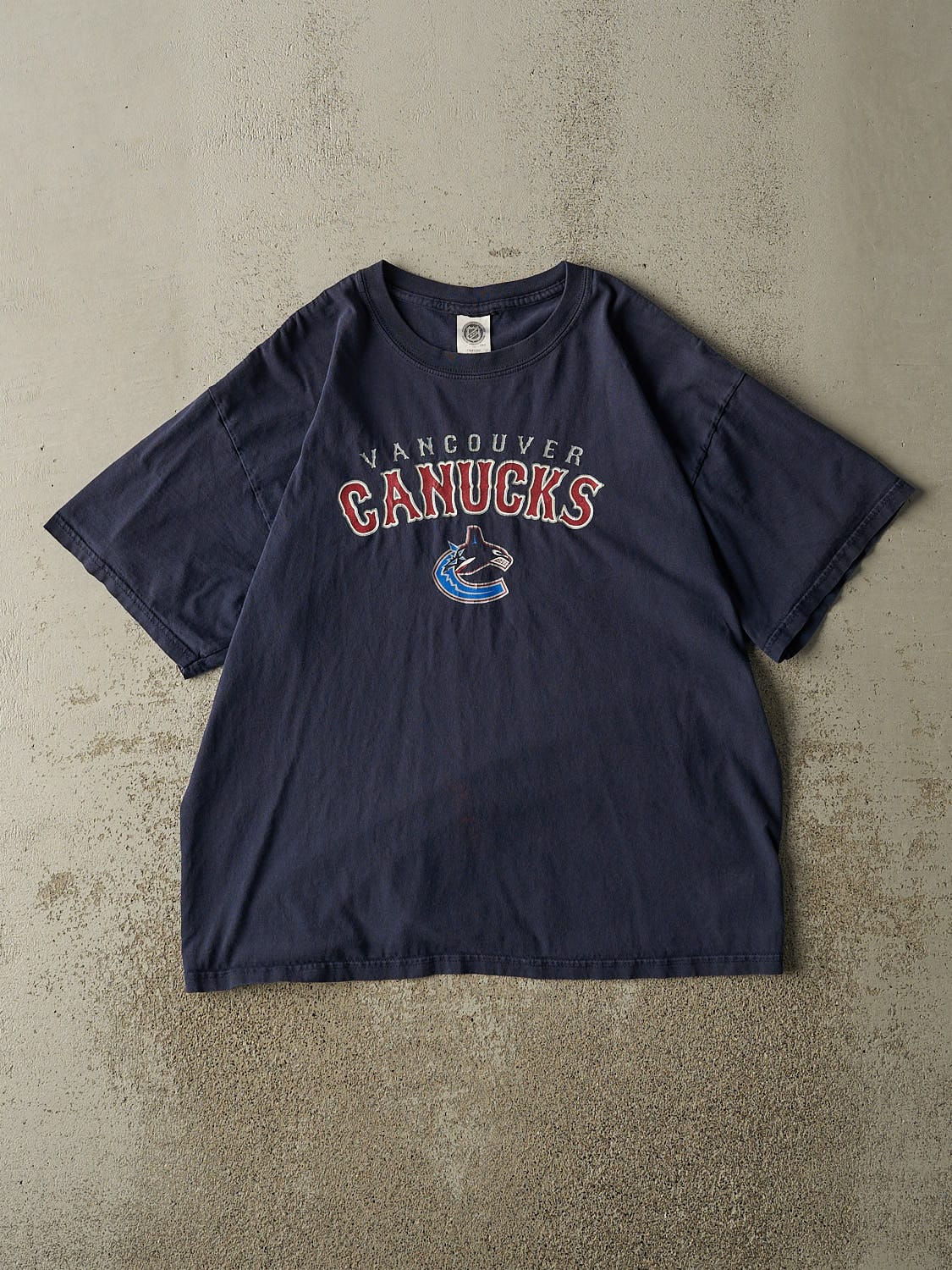 Vintage Y2K Navy Blue Vancouver Canucks Tee (L/XL)