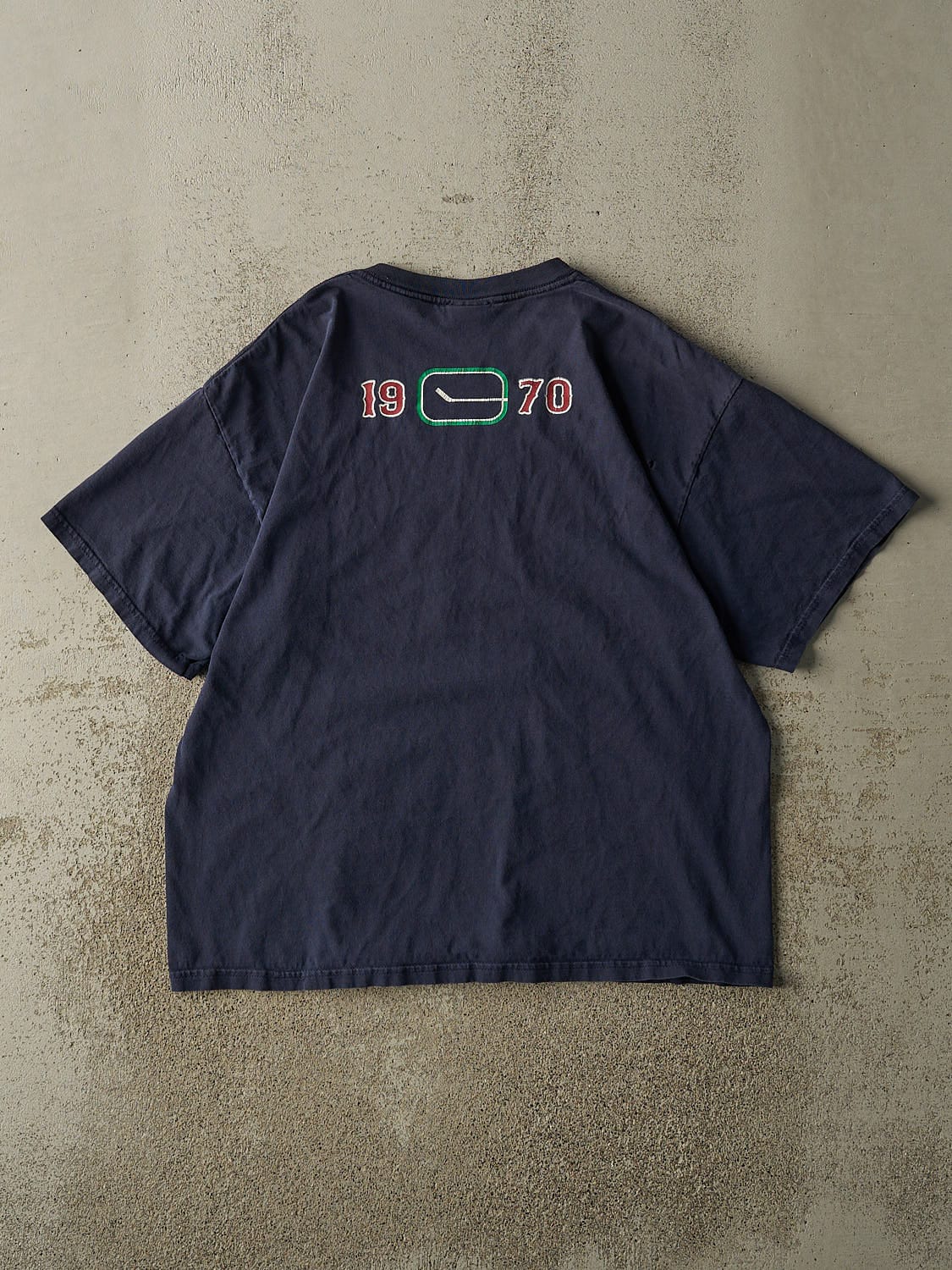 Vintage Y2K Navy Blue Vancouver Canucks Tee (L/XL)