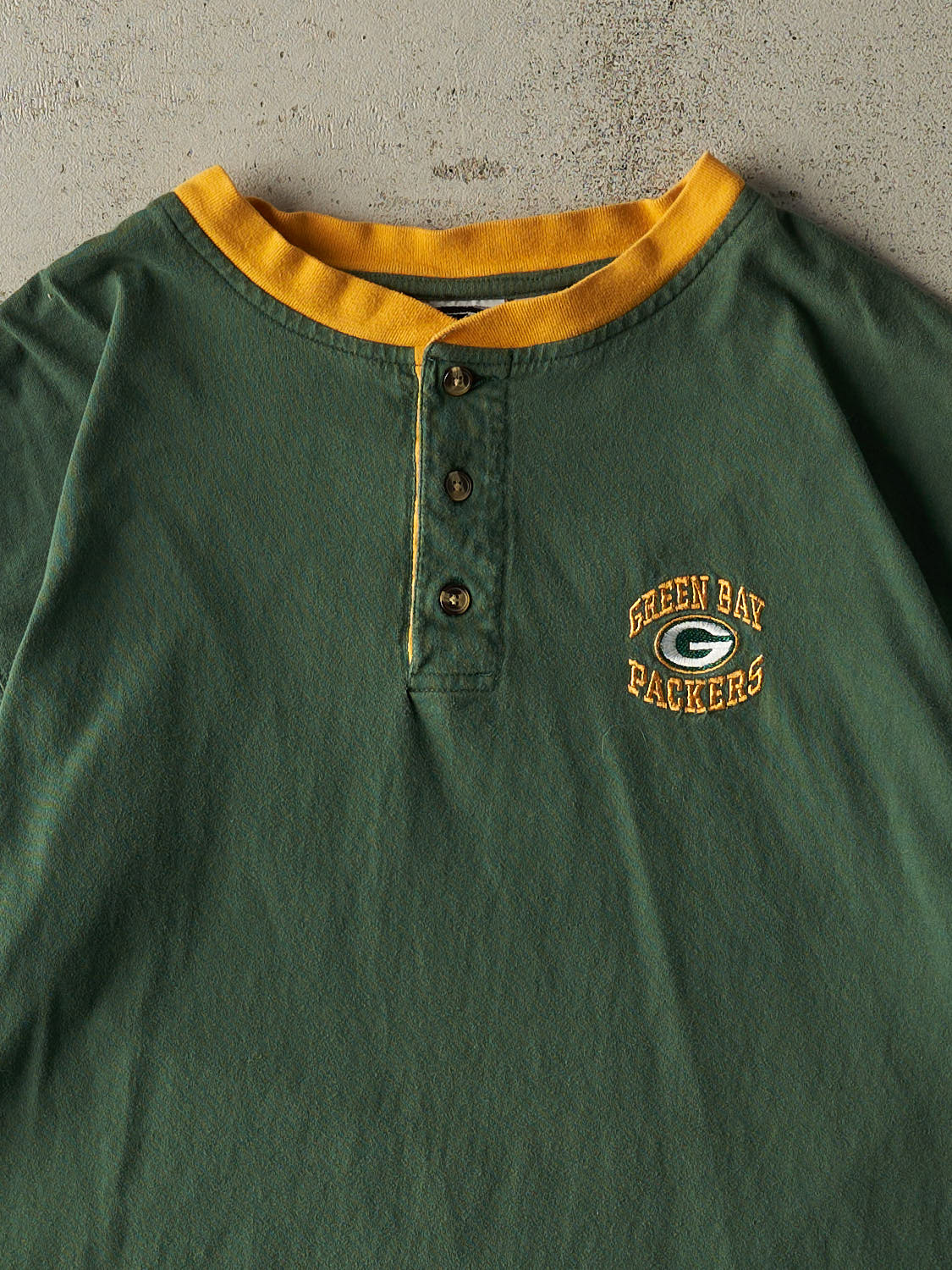 Vintage 00' Green Green Bay Packers Embroidered Quarter Button Tee (L/XL)