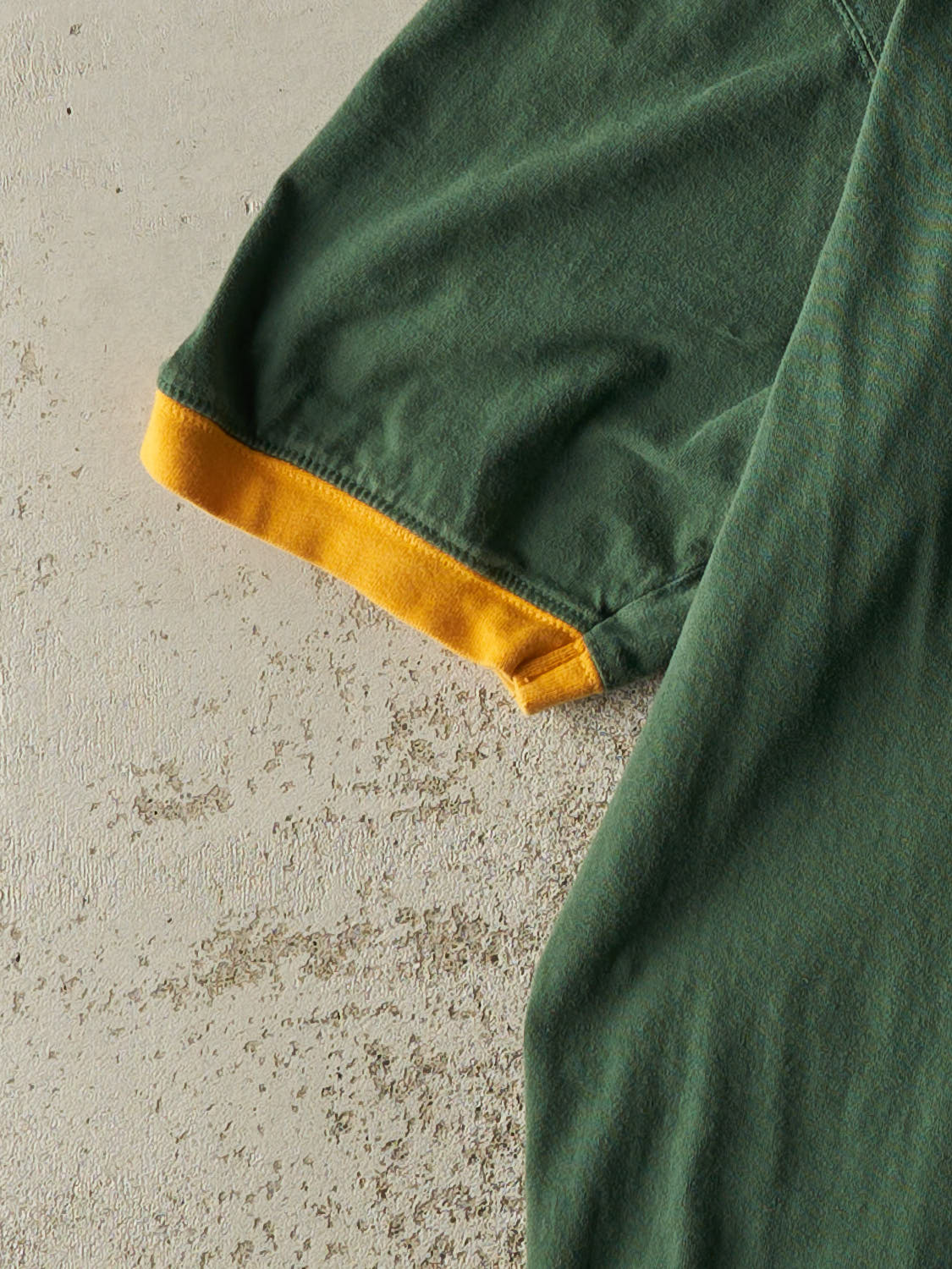 Vintage 00' Green Green Bay Packers Embroidered Quarter Button Tee (L/XL)