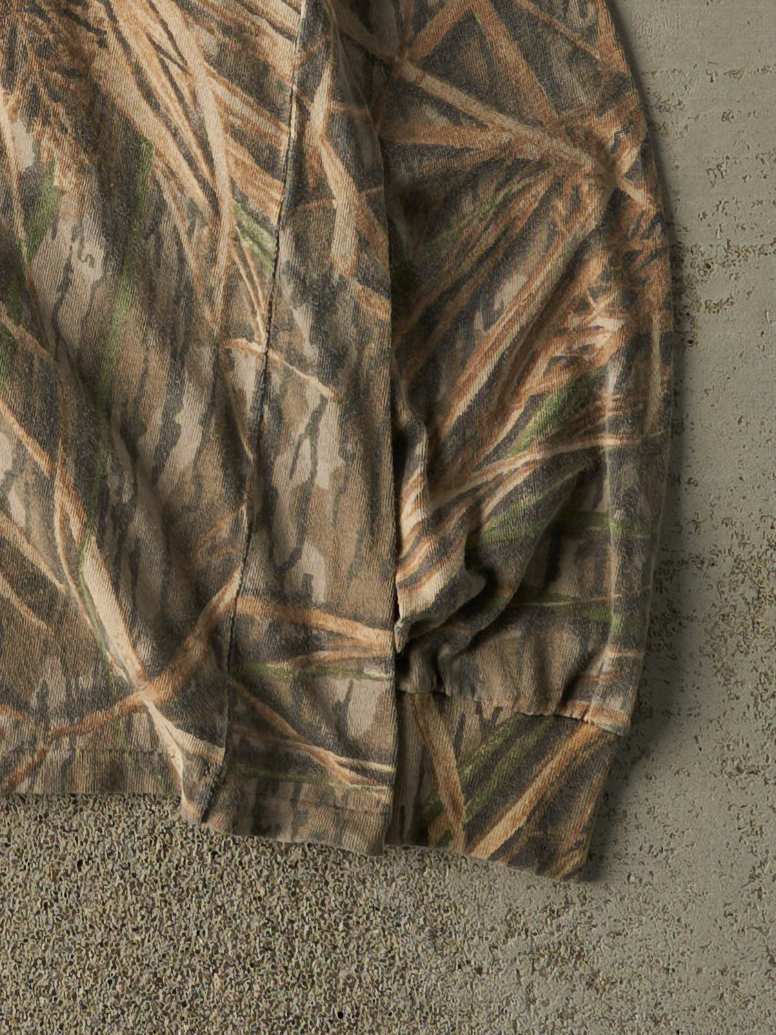 Vintage 90s Camo Mossy Oak Embroidered Pocket Long Sleeve (L)