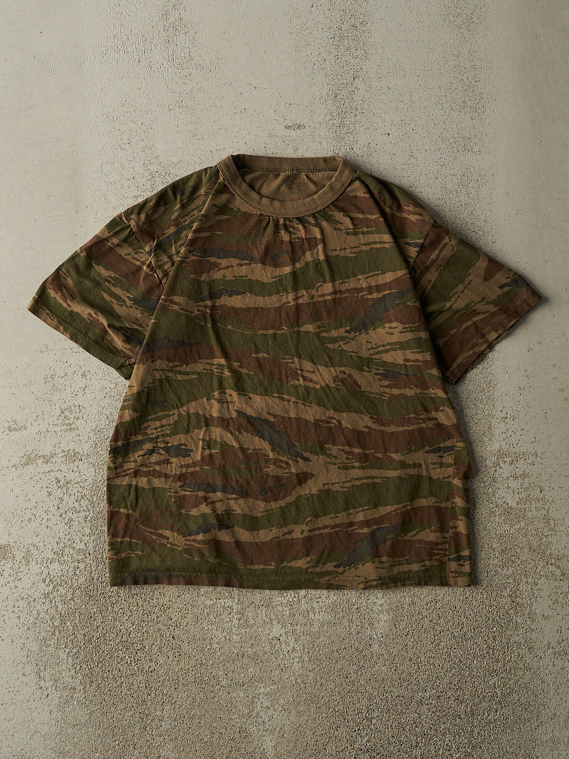 Vintage 90s Camo Tee (S/M)