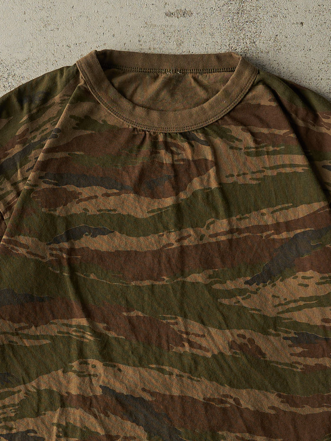 Vintage 90s Camo Tee (S/M)