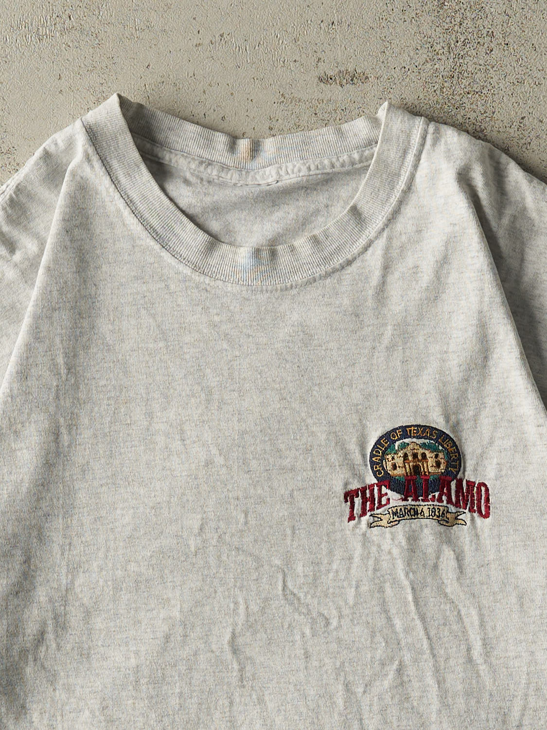 Vintage 90s Heather Grey The Alamo Embroidered Tee (M/L)