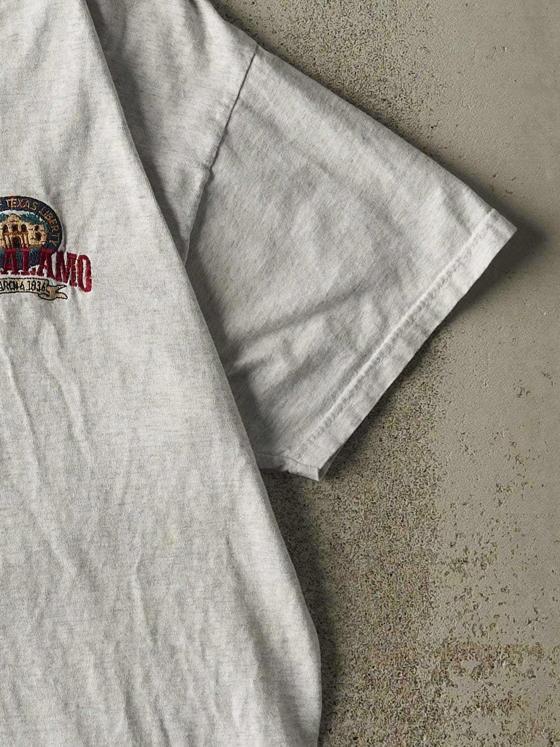 Vintage 90s Heather Grey The Alamo Embroidered Tee (M/L)
