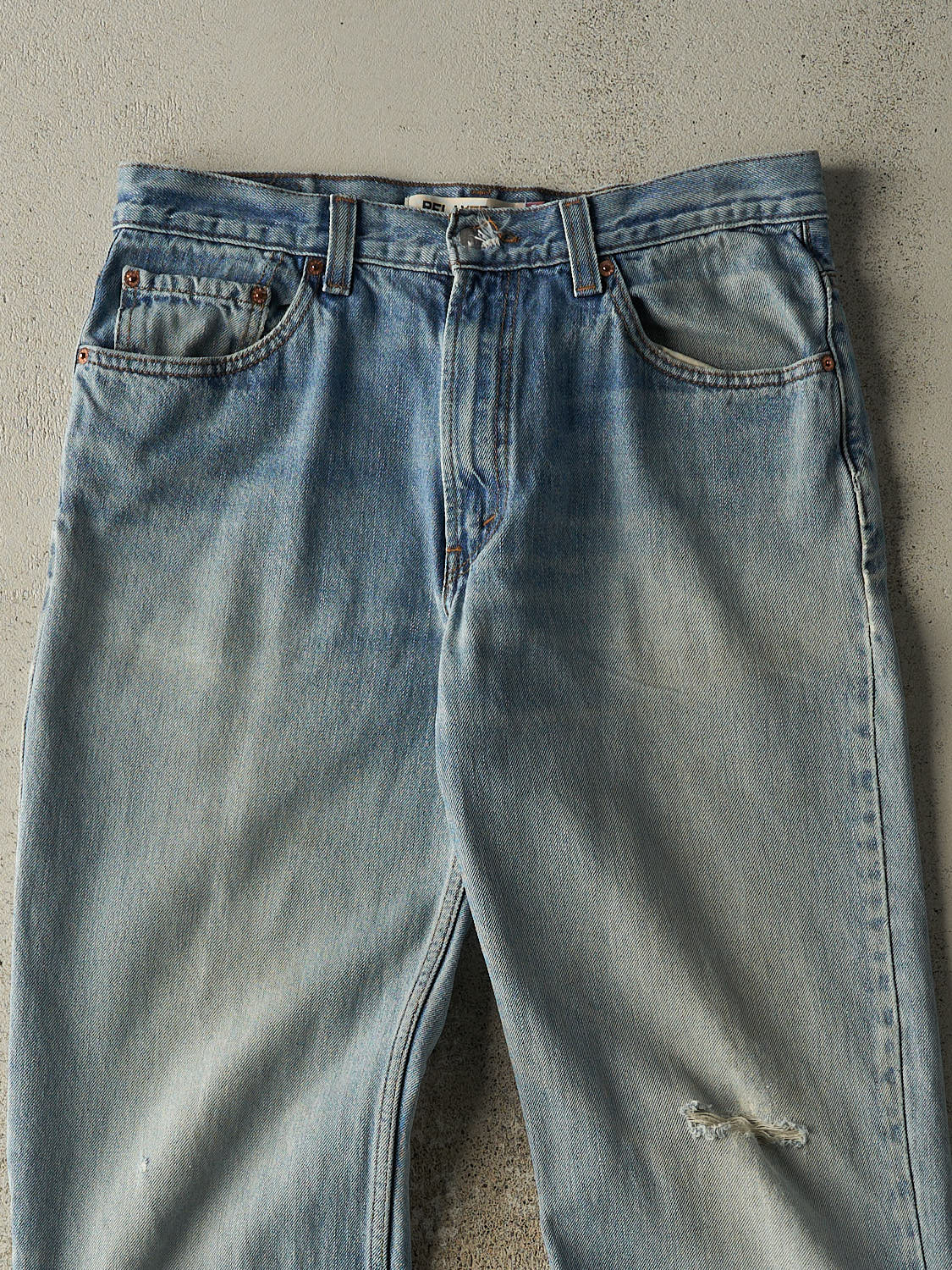 Vintage Y2K Light Wash Levi's 550 Jeans (33x33)