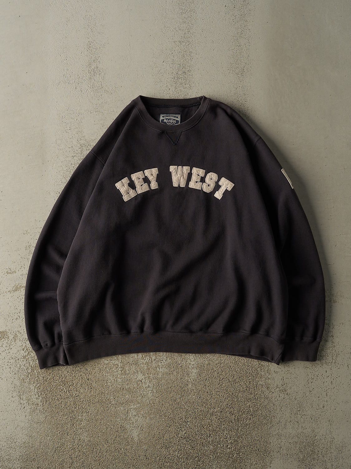 Vintage Y2K Faded Black Hard Rock Cafe Key West Embroidered Crewneck (XL/XXL)