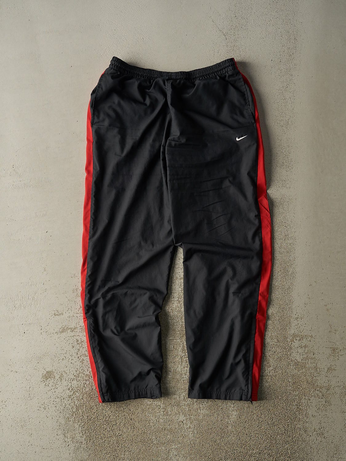 Vintage Y2K Black Nike Embroidered Track Pants (31x31)