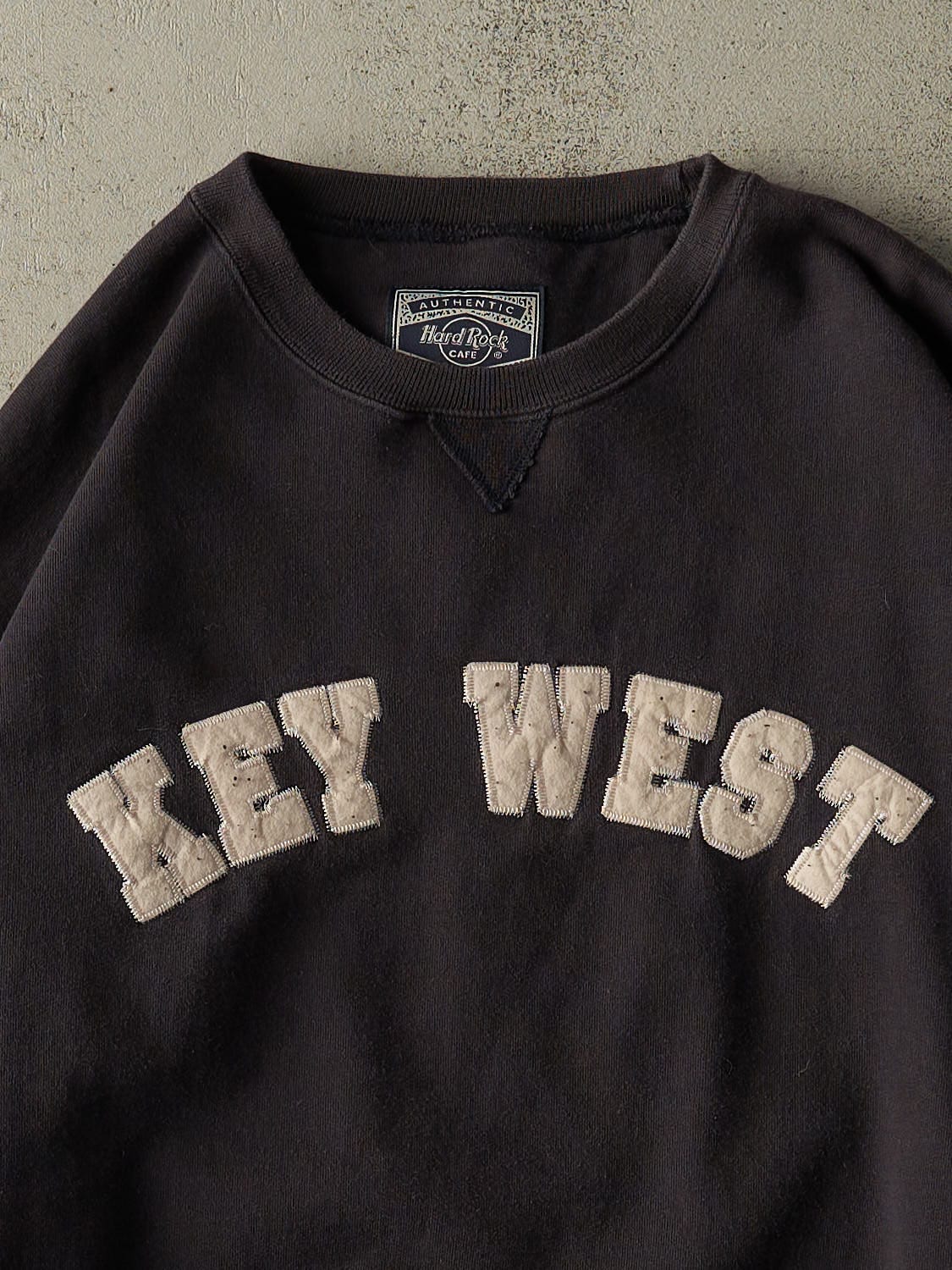 Vintage Y2K Faded Black Hard Rock Cafe Key West Embroidered Crewneck (XL/XXL)