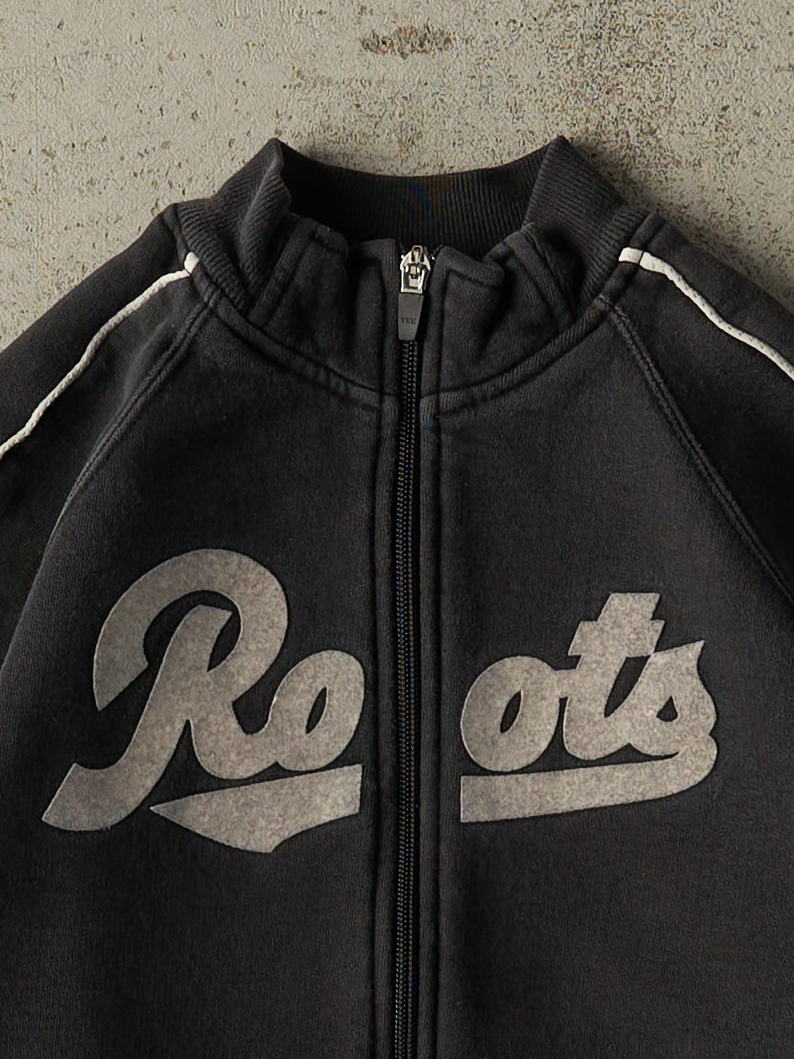 Vintage Y2K Faded Black Roots Embroidered Zip Up Sweater (XXS/XS)