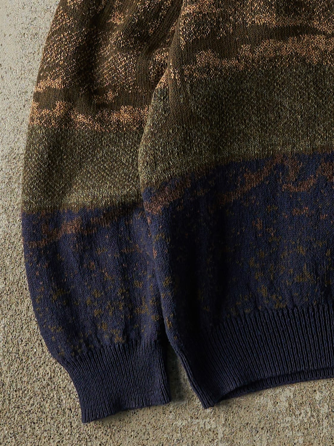 Vintage 90s Beige & Navy Wolf Embroidered Knit (M/L)