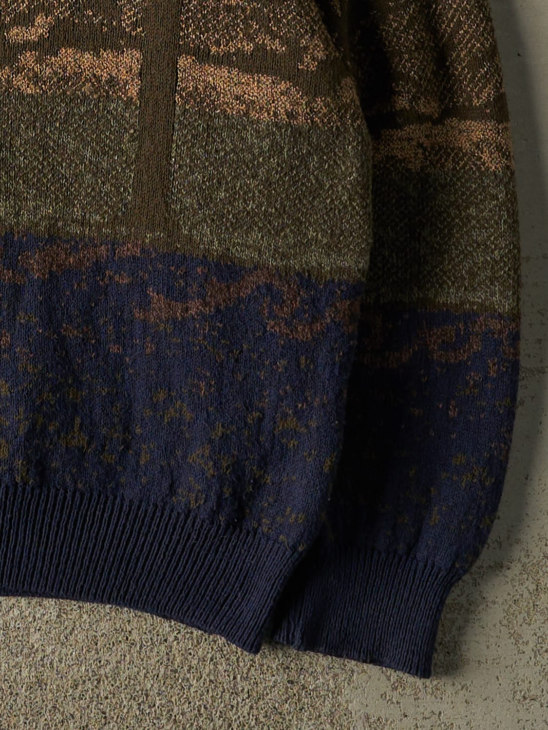 Vintage 90s Beige & Navy Wolf Embroidered Knit (M/L)