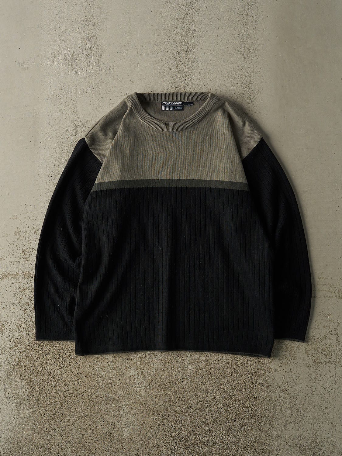 Vintage Y2K Grey & Black Point Zero Knit (L/XL)