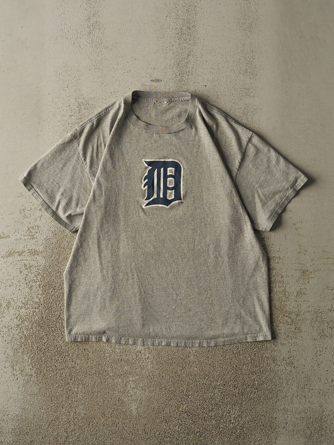 Vintage Y2K Grey Detroit Tigers Tee (L)