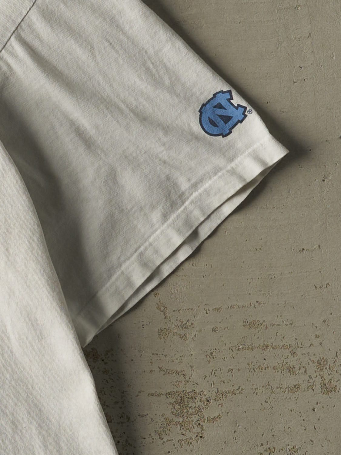 Vintage 90s White University of North Carolina Basketball Nike Tee (XL/XXL)