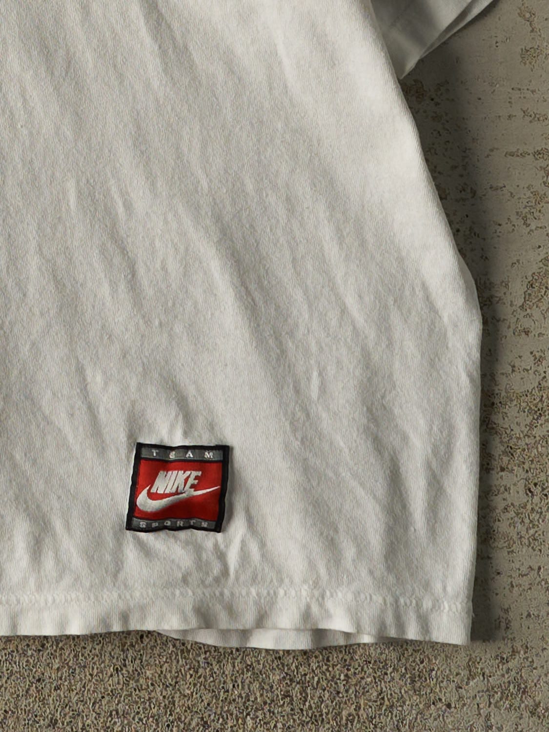 Vintage 90s White University of North Carolina Basketball Nike Tee (XL/XXL)