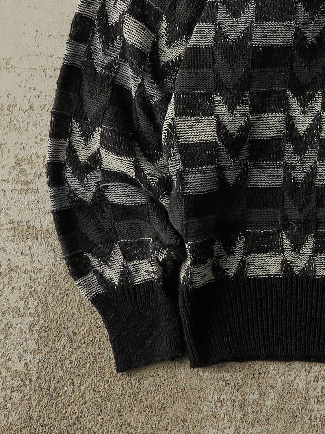 Vintage Y2K Black Patterned Knit (M)
