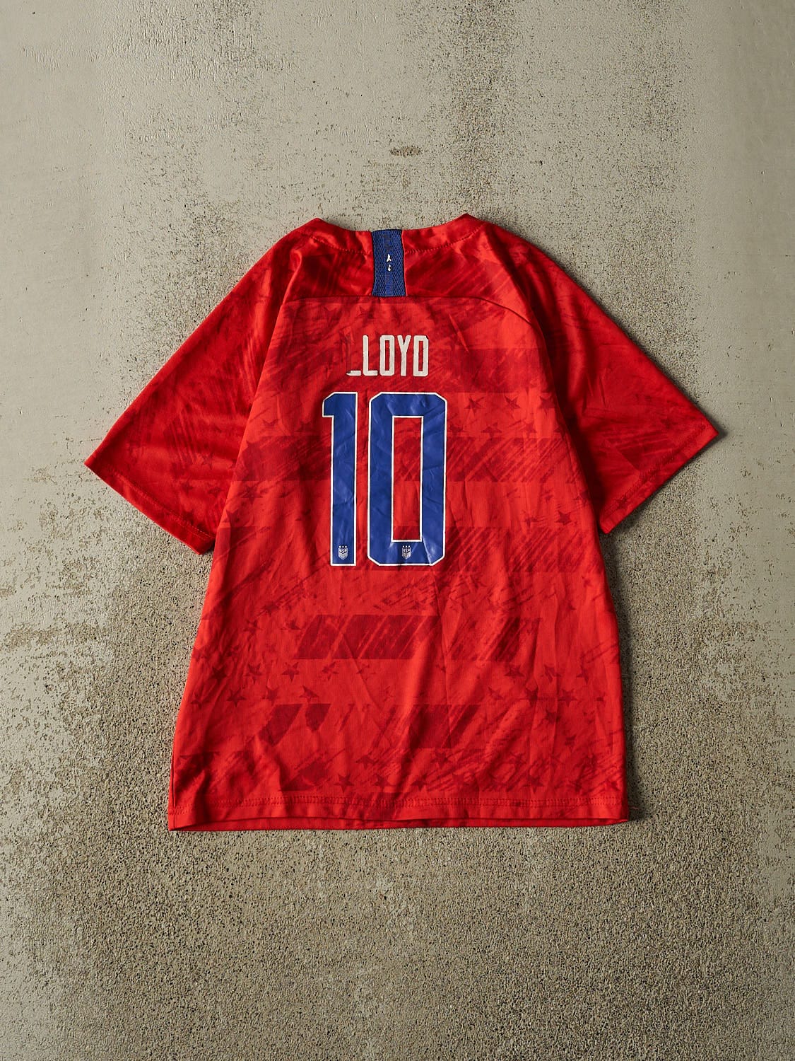Vintage Y2K Red Nike USA #10 Lloyd Soccer Jersey (S)