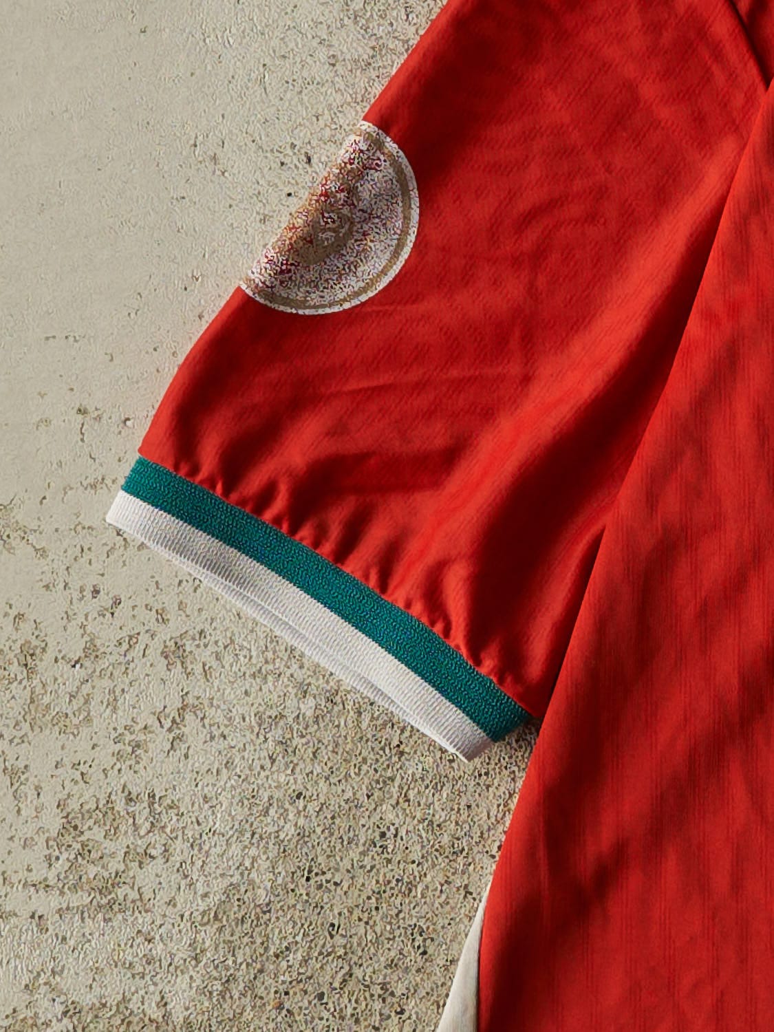 Vintage Y2K Red Nike Liverpool FC Jersey (S/M)