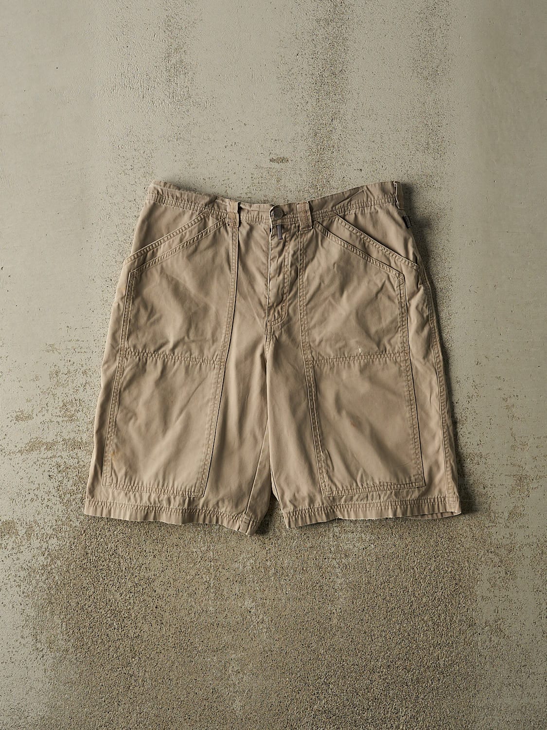 Vintage Y2K Beige Nike ACG Cargo Shorts (34x11)