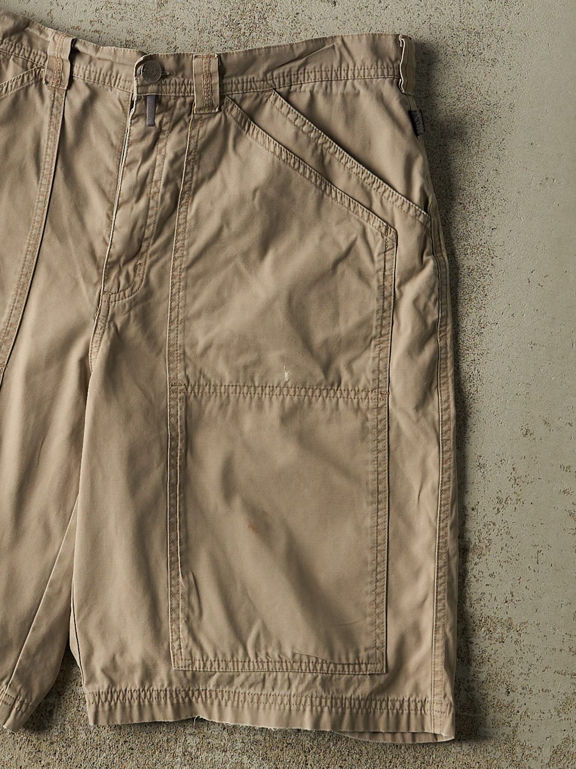 Vintage Y2K Beige Nike ACG Cargo Shorts (34x11)