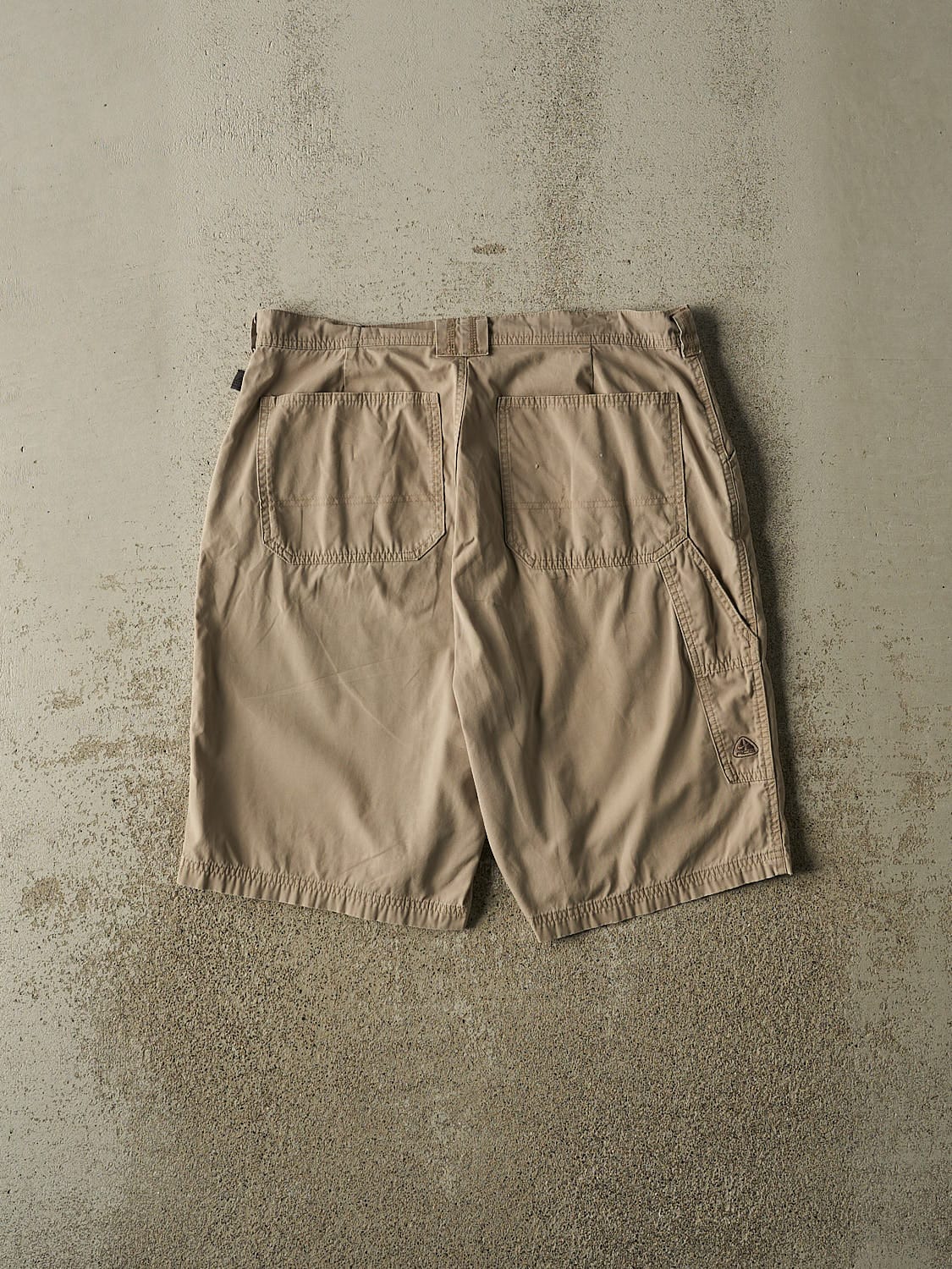 Vintage Y2K Beige Nike ACG Cargo Shorts (34x11)