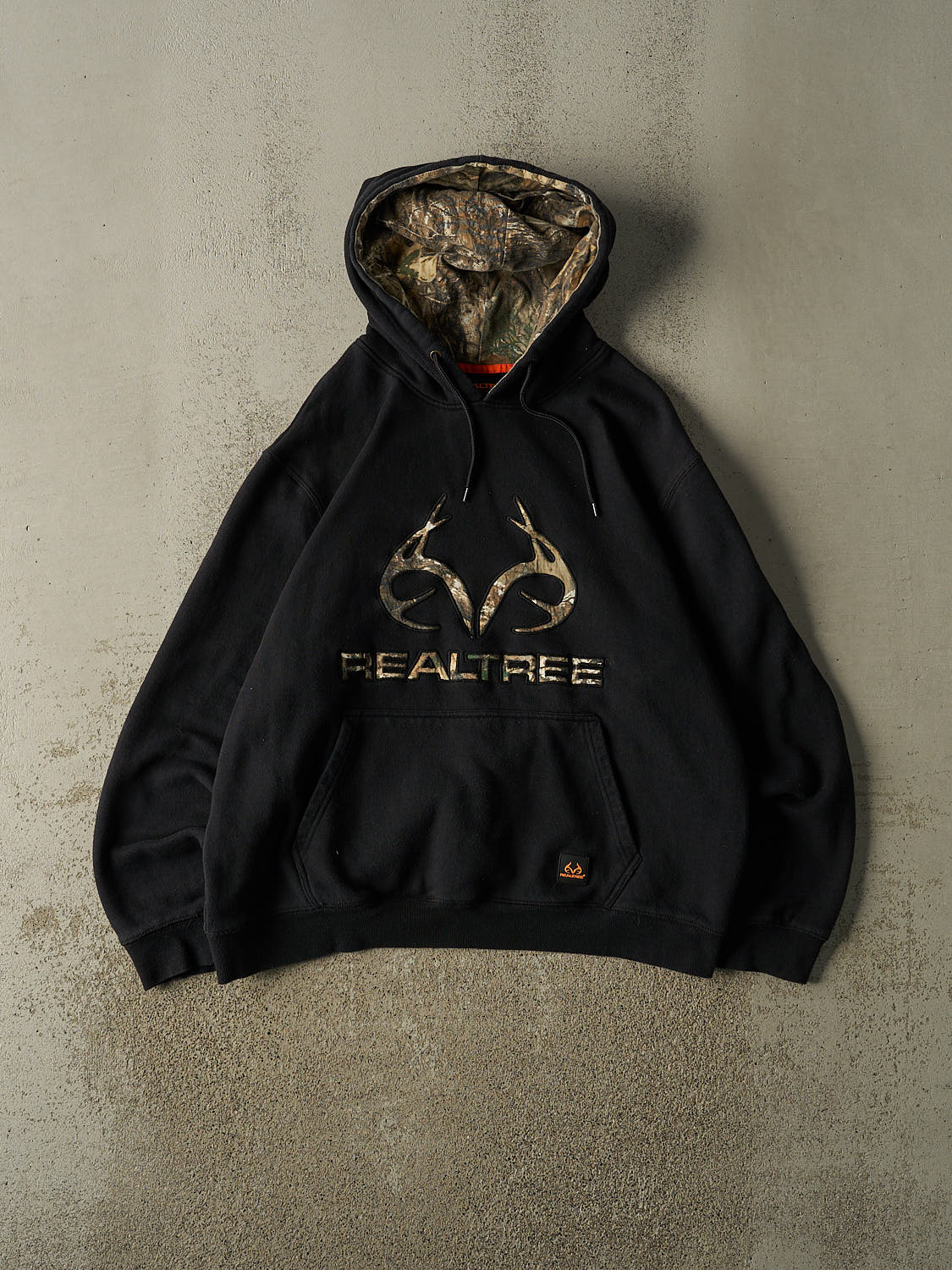 Vintage Y2K Black Realtree Embroidered Logo Hoodie (L/XL)