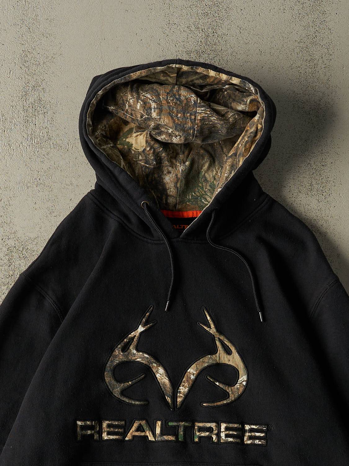 Vintage Y2K Black Realtree Embroidered Logo Hoodie (L/XL)