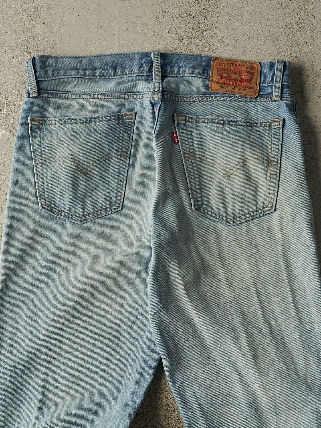 Vintage Y2K Light Wash Levi's 550 Jeans (33x28.5)