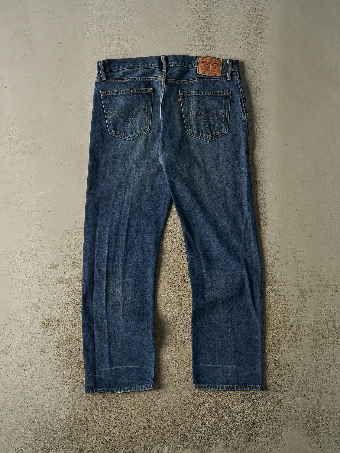 Vintage Y2K Dark Wash Levi's 505 Jeans (38x31.5)