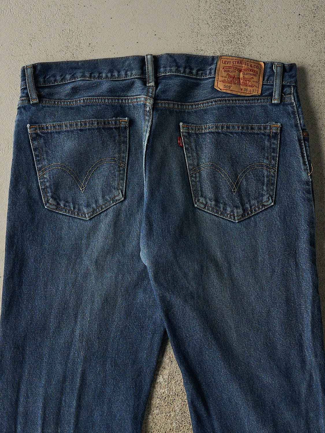 Vintage Y2K Dark Wash Levi's 505 Jeans (38x31.5)