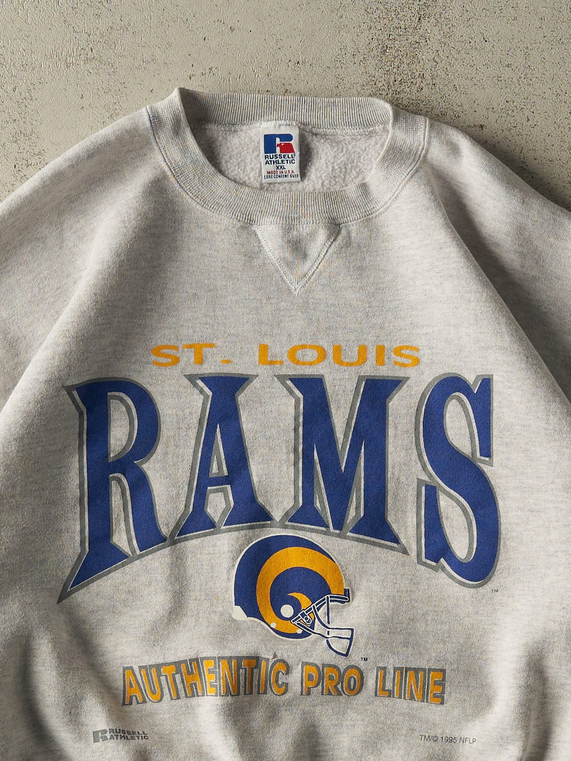 Vintage 95' Heather Grey Russell Athletic St Louis Rams Crewneck (XL/XXL)