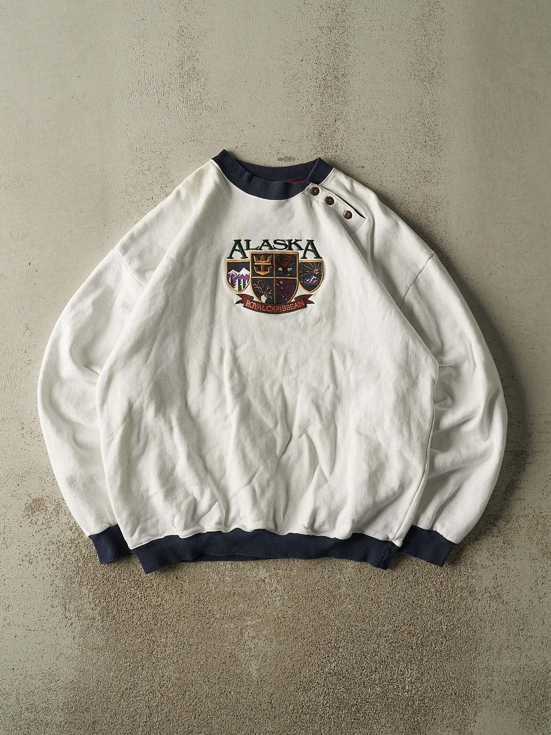 Vintage 90s White Alaska Embroidered Sweater (XL)