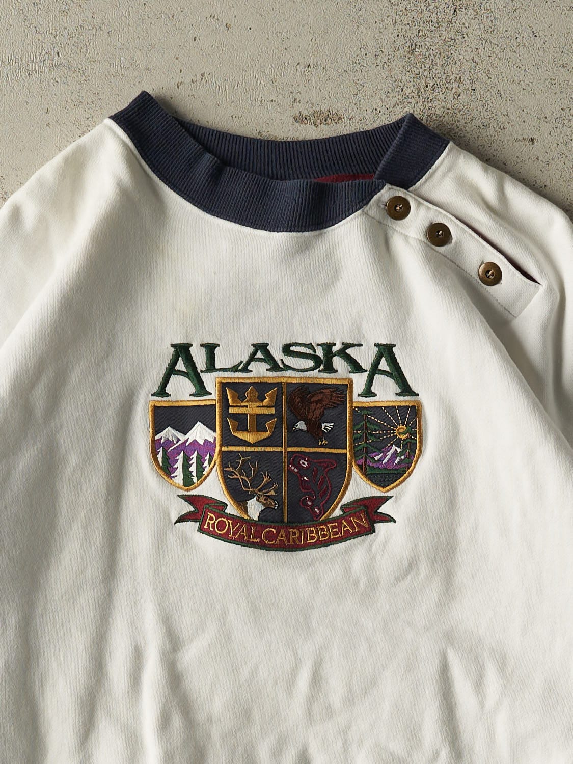 Vintage 90s White Alaska Embroidered Sweater (XL)
