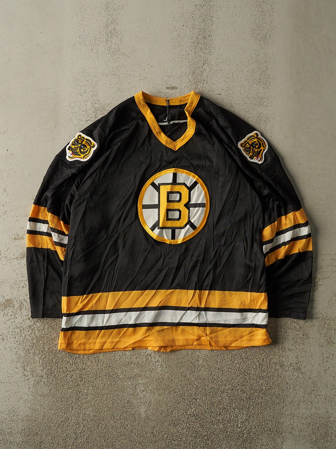 Vintage Y2K Black Boston Bruins Hockey Jersey (L/XL)