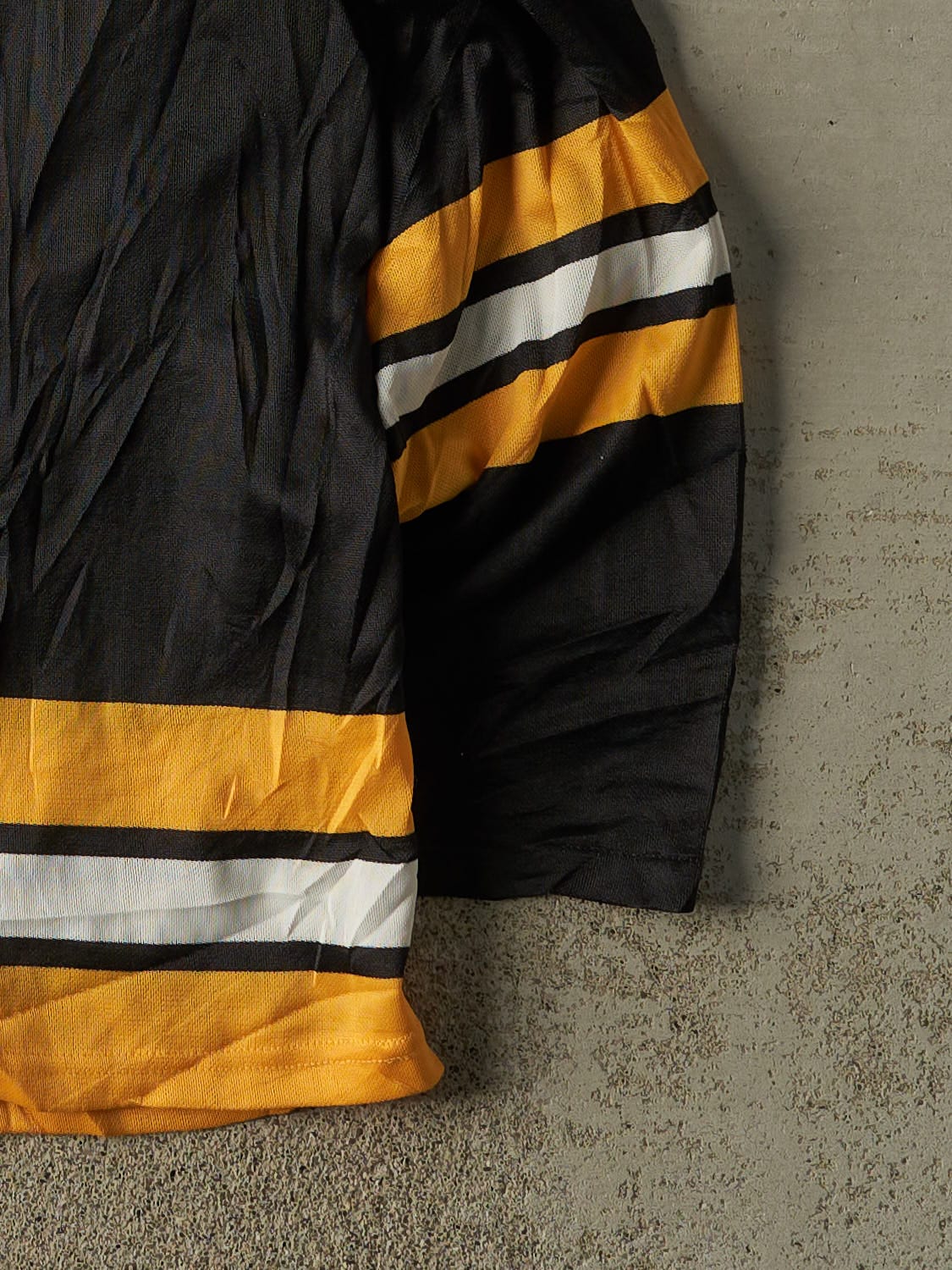 Vintage Y2K Black Boston Bruins Hockey Jersey (L/XL)