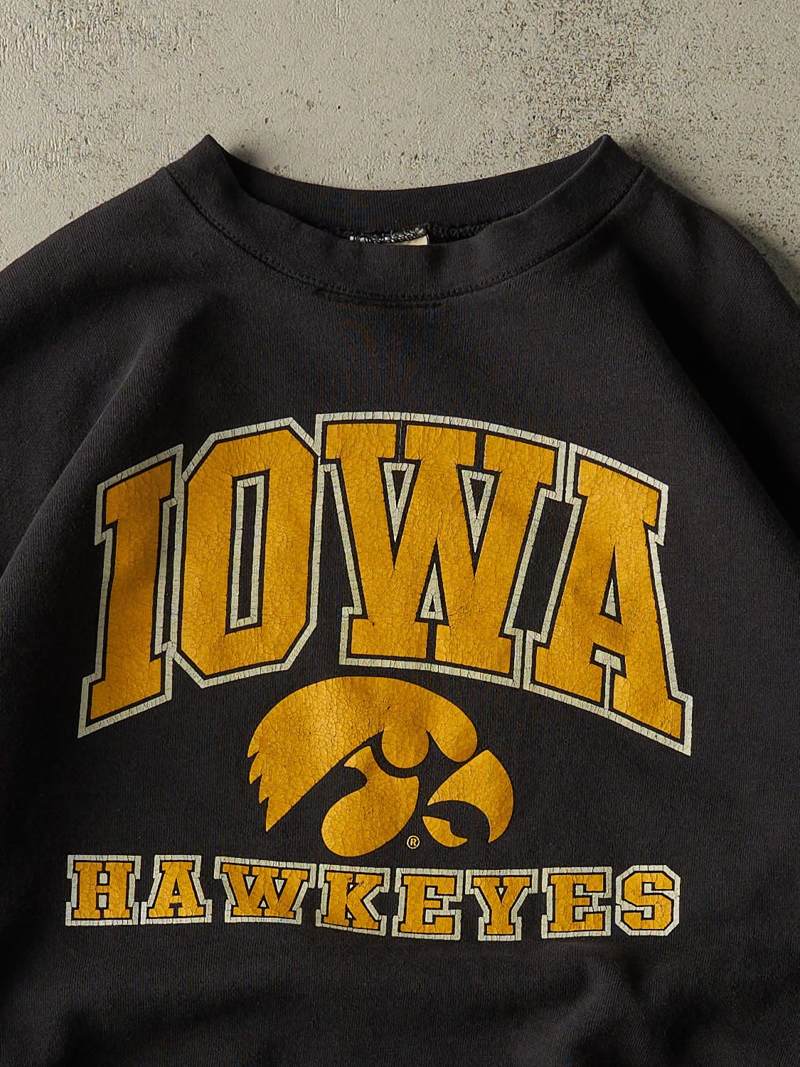 Vintage 90s Black Iowa Hawkeyes Crewneck (L)