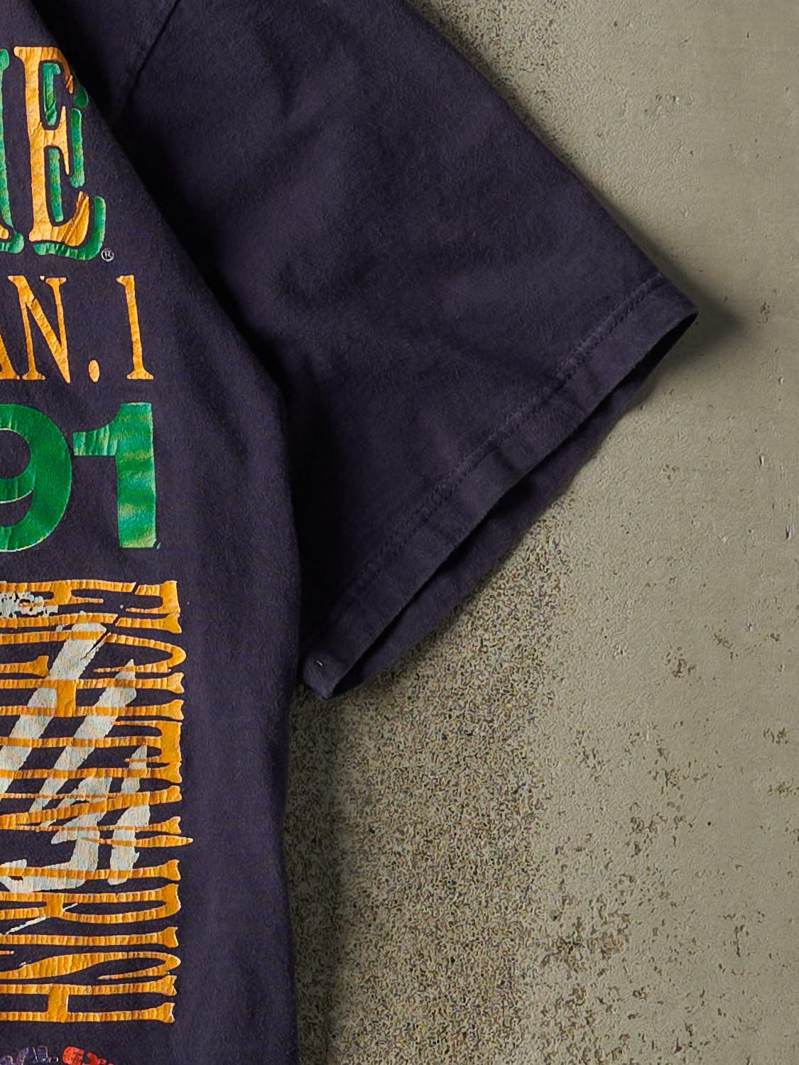 Vintage 91' Navy Blue University of Notre Dame Fighting Irish Football Tee (S/M)