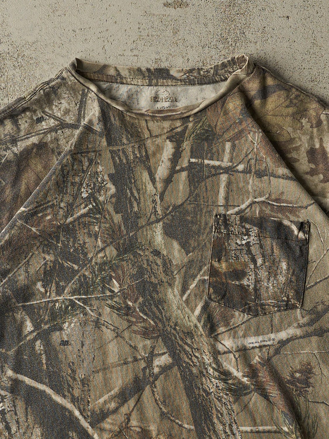 Vintage Y2K Camo Realtree Pocket Tee (L)