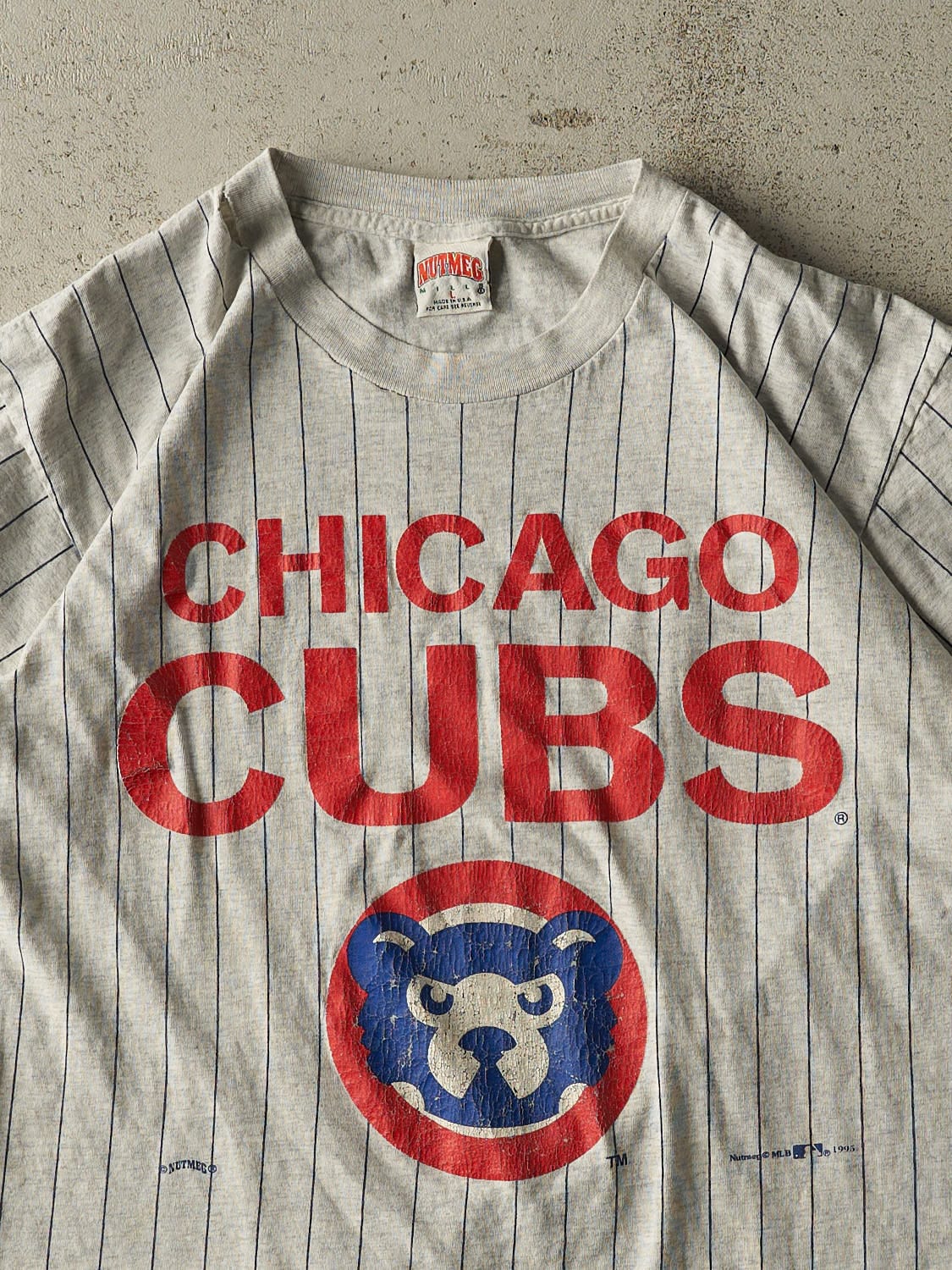 Vintage 95' Grey Chicago Cubs Pinstriped Tee (L/XL)