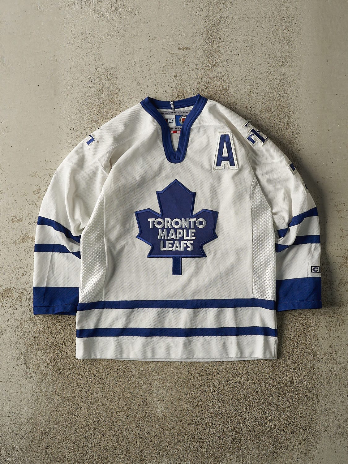 Vintage Y2K White Toronto Maple Leafs #7 Gary Roberts Jersey (S/M)