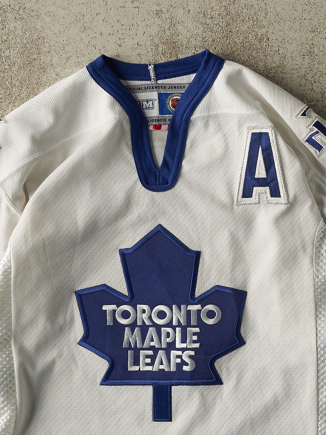 Vintage Y2K White Toronto Maple Leafs #7 Gary Roberts Jersey (S/M)