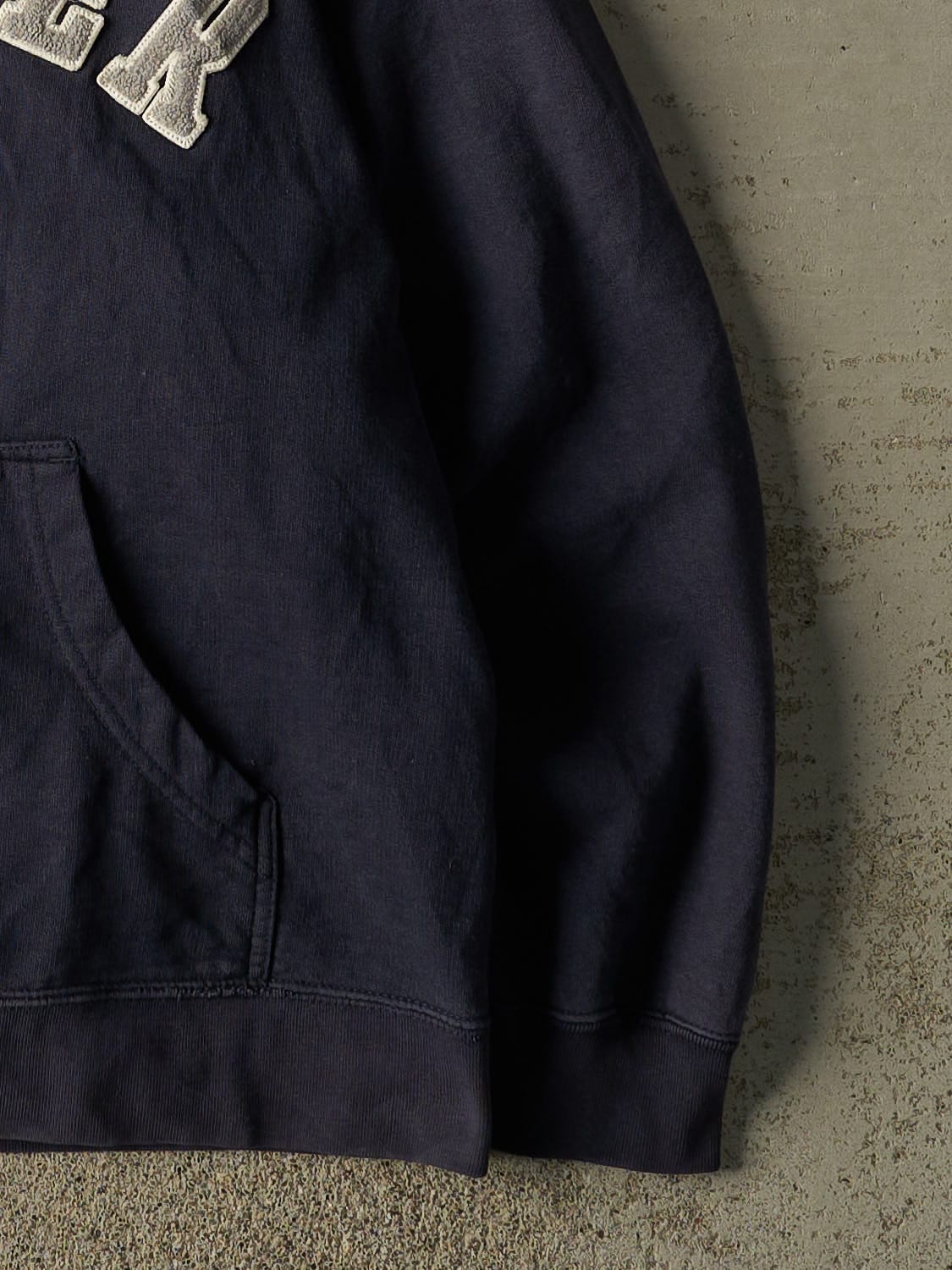 Vintage 90s Navy Blue Tommy Hilfiger Embroidered Zip Up Hoodie (L/XL)