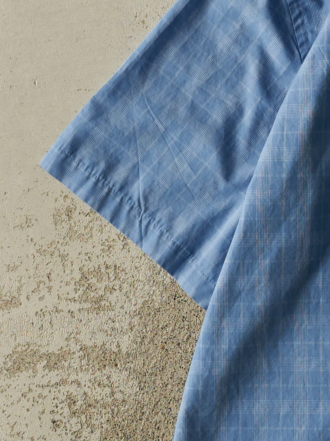 Vintage Y2K Blue Van Heusen Cropped Button Up Tee (S/M)