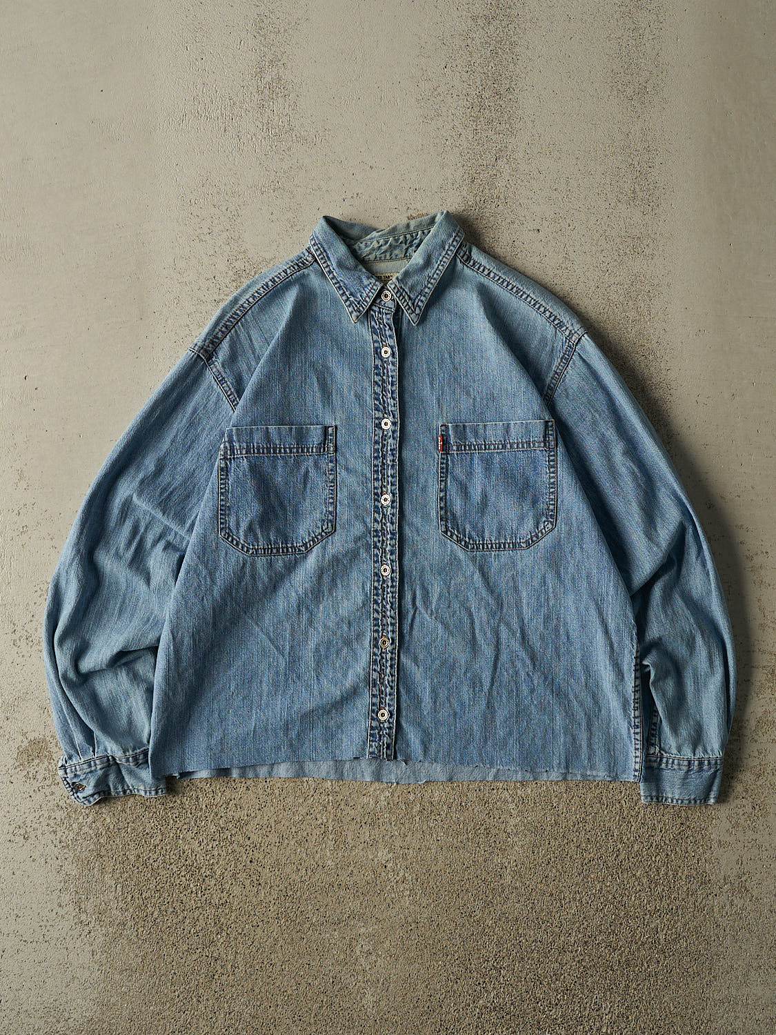 Vintage 90s Mid Wash Levi's Cropped Button Up Long Sleeve (S/M)