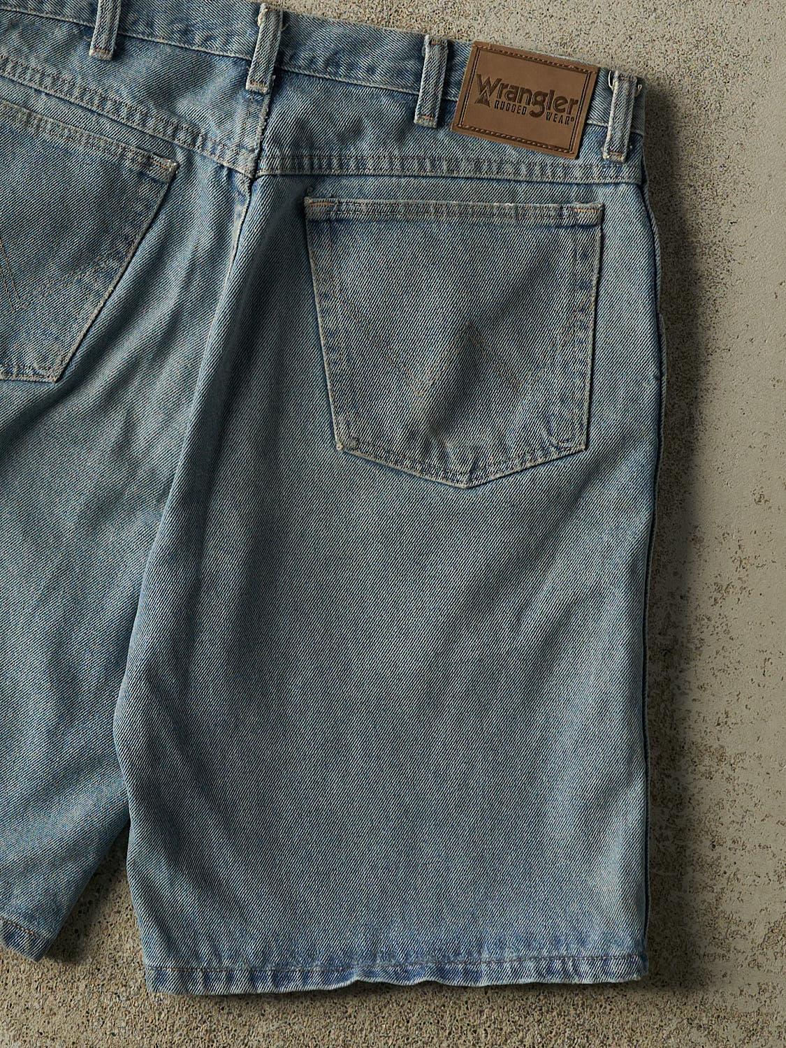 Vintage 90s Mid Wash Wrangler Jean Shorts (35x9.5)