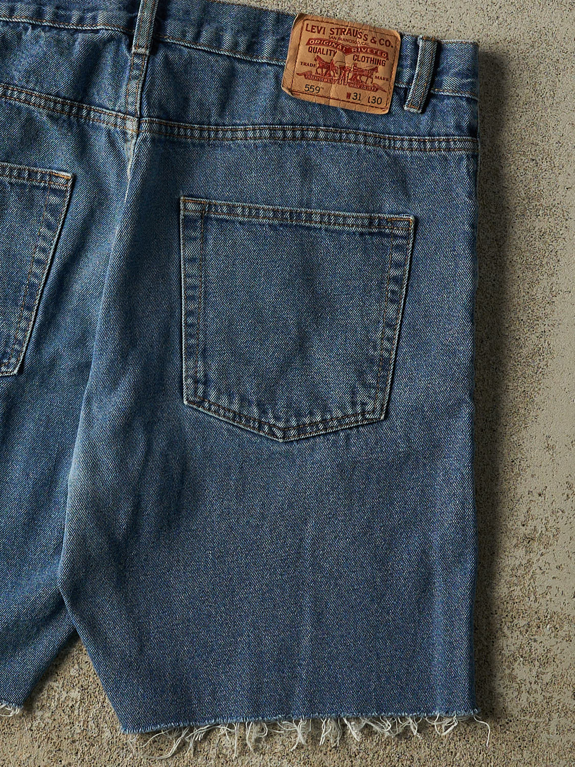 Vintage Y2K Dark Wash Levi's 559 Cut Off Jean Shorts (36x9)