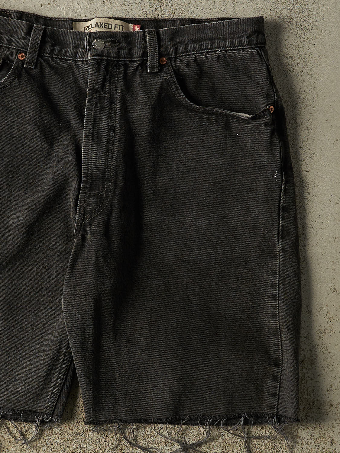 Vintage 90s Black Levi's 550 Cut Off Denim Shorts (35x9.5)