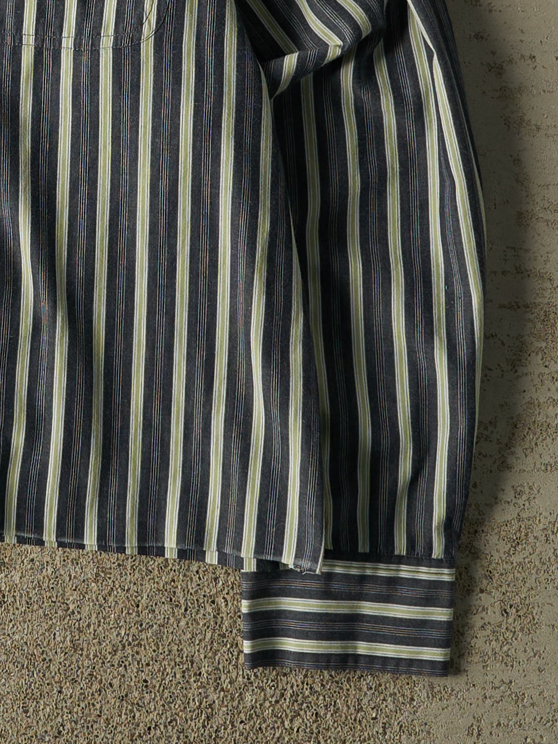 Vintage Y2K Grey Chaps Striped Cropped Button Up Long Sleeve (M)